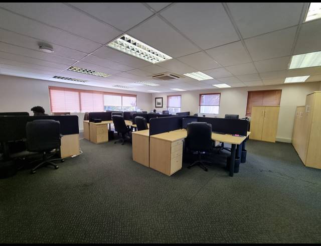 835M² OFFICE FOR SALE IN SUNNINGHILL